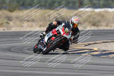 media/Oct-13-2025-Moto Forza (Mon) [[a66d839500]]/3-B Group/Session 3 (Turn 16)/